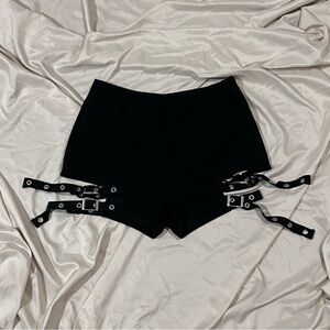 SHEIN ICON Elastic Waist Buckle Belted Shorts